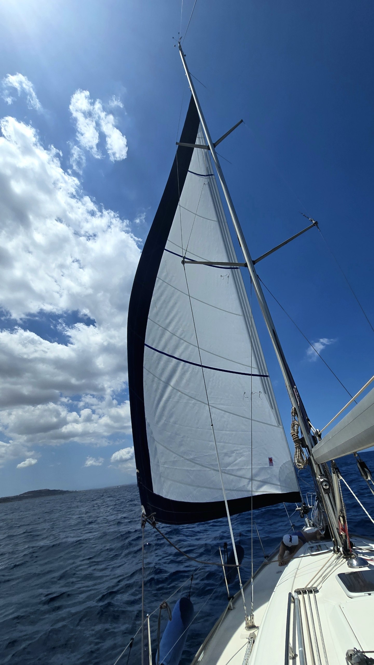 Sailing Kahlija under full sail