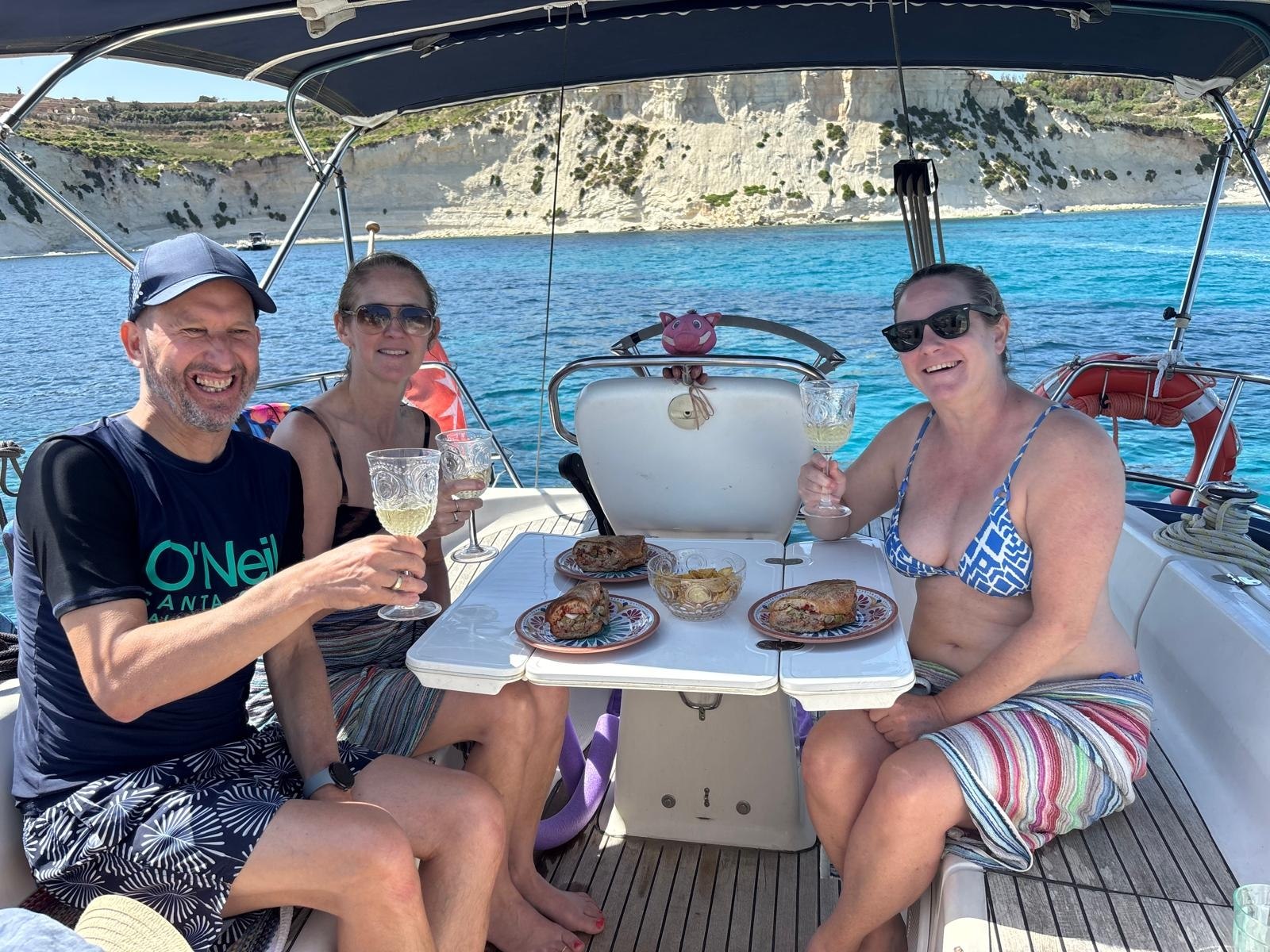 Guests dining on board Kahlija